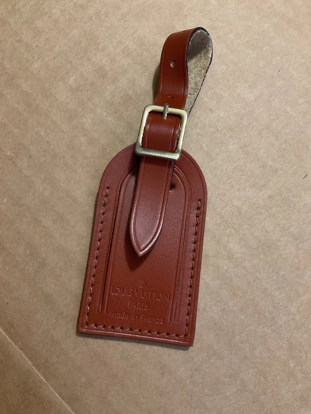✅LV PICK 1 AUTHENTIC LV LEATHER TAG +free fashion keychain